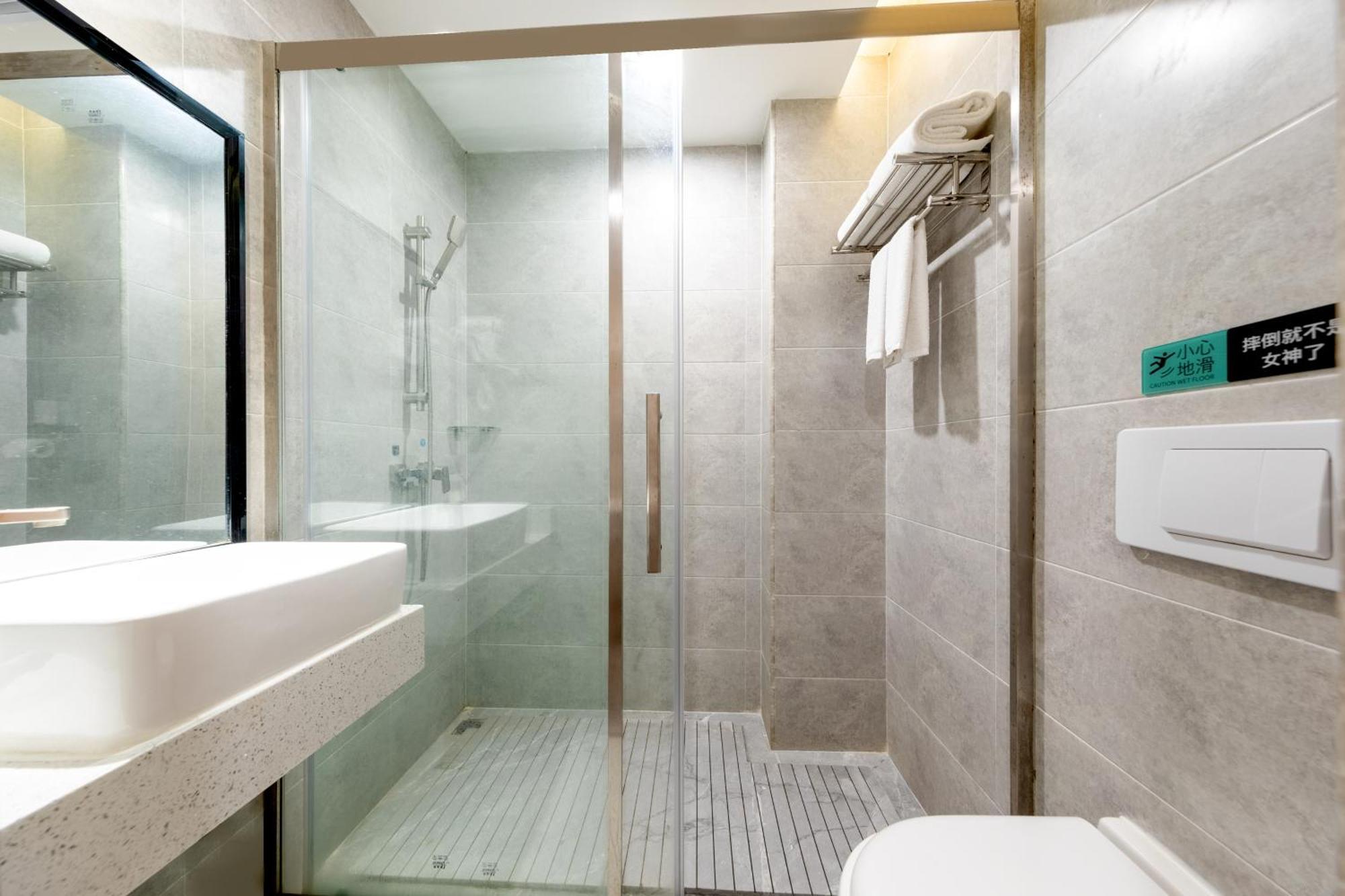 Xana Lite Hotel - Guangzhou Fangcun Huadiwan Metro Station Dış mekan fotoğraf